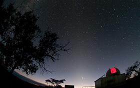 Zodiacal counterglow and IAS Observatory © IAS Observatory Hakos 