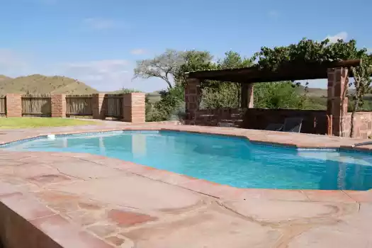 Swimmig Pool auf der Gästefarm Duwisib